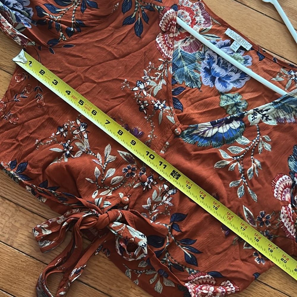 Peace of Patrons Rust Floral Boho Tie-Front Crop Blouse Size M - Like New! - Picture 7 of 8
